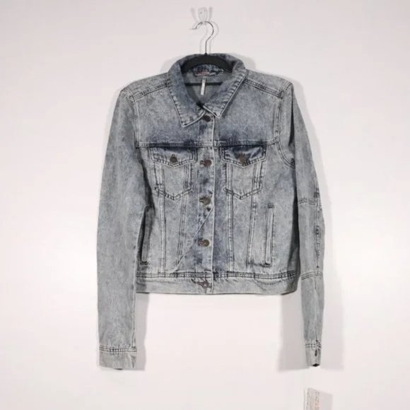 NWT Free People X Revolve Rumors Denim Jacket in Indigo Wash - Picture 3 of 14